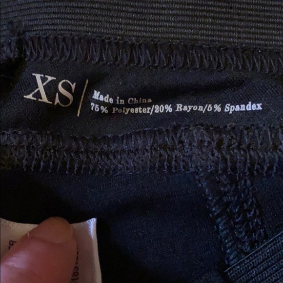 NWOT Vera Wang Black Pants. Simply Vera. Size XS - Picture 5 of 5